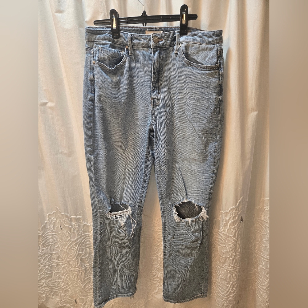 Womens Straight Legged Jeans